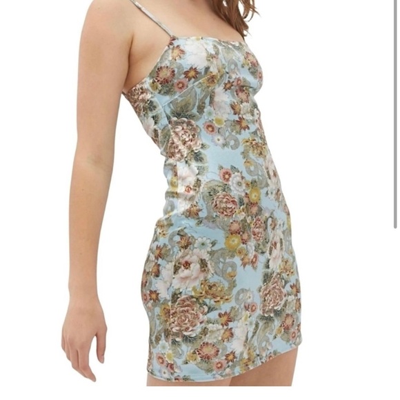 Urban Outfitters Women’s Mini Dress Sateen Floral Small - Picture 1 of 8